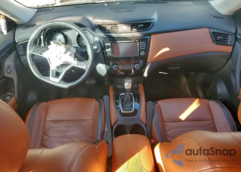 2017 Nissan Rogue Sv z USA, uszkodzony, nr VIN 5N1AT2MVXHC837812